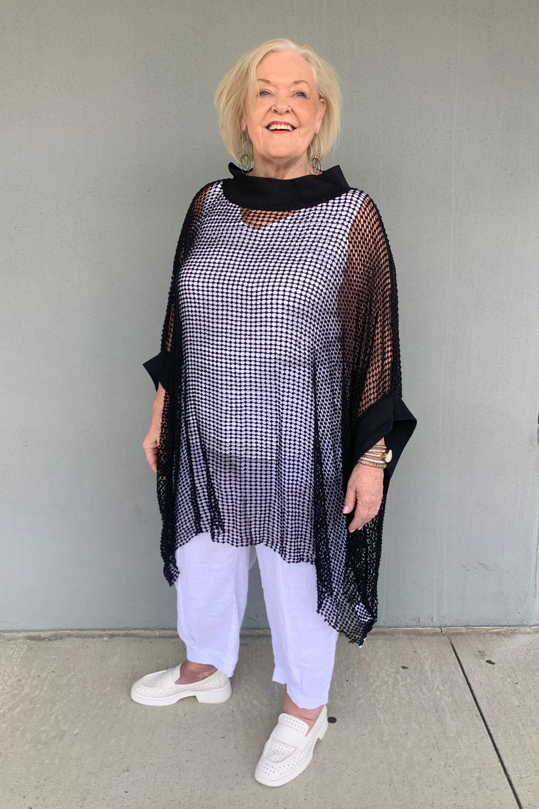Deeanne Hobbs - DHS24-70 Black Friday Top