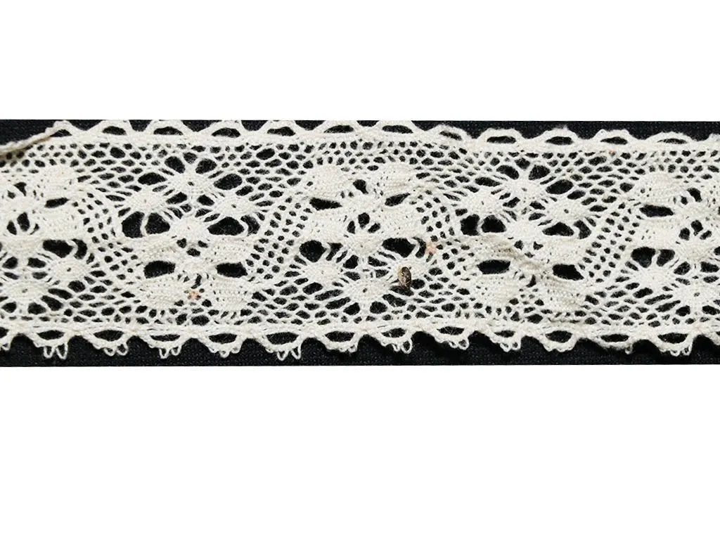 Dyeable Greige Design 1049 9Cotton Laces