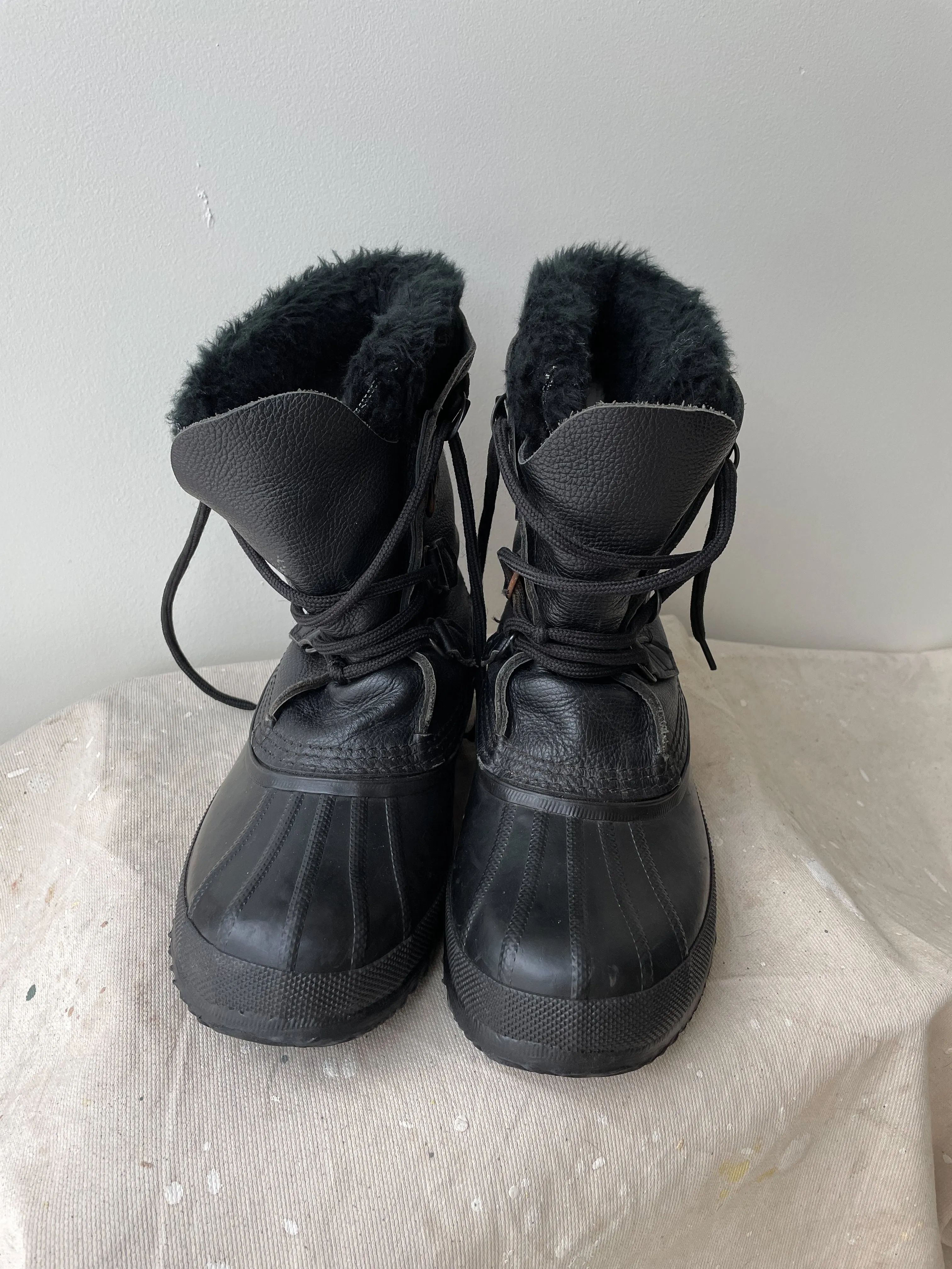 SOREL WINTER BOOTS—BLACK [8W]