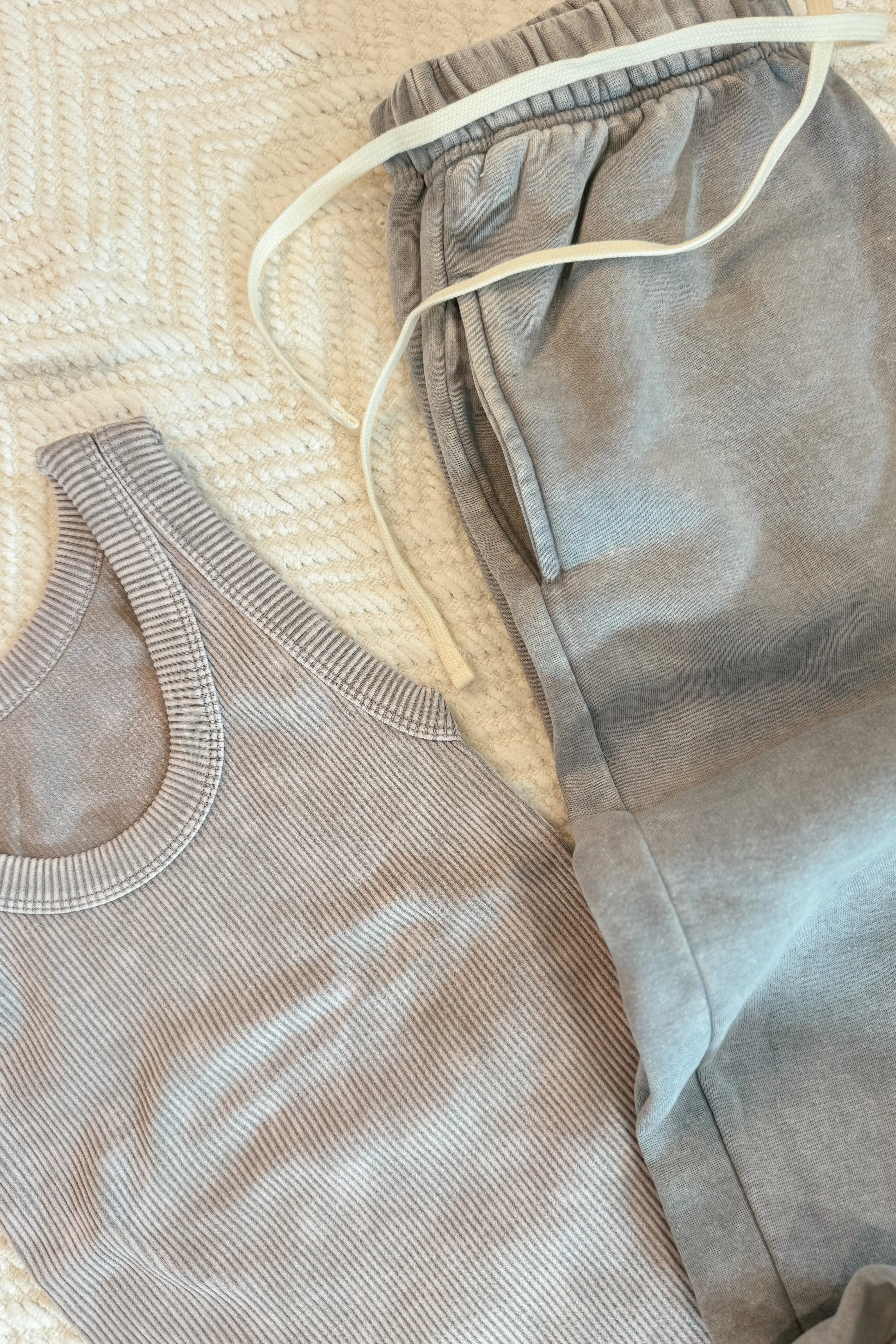 Weekend Hangs Lounge Set in Sleet
